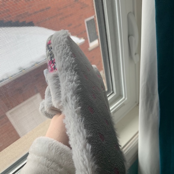 New never been worn slippers - Picture 2 of 3